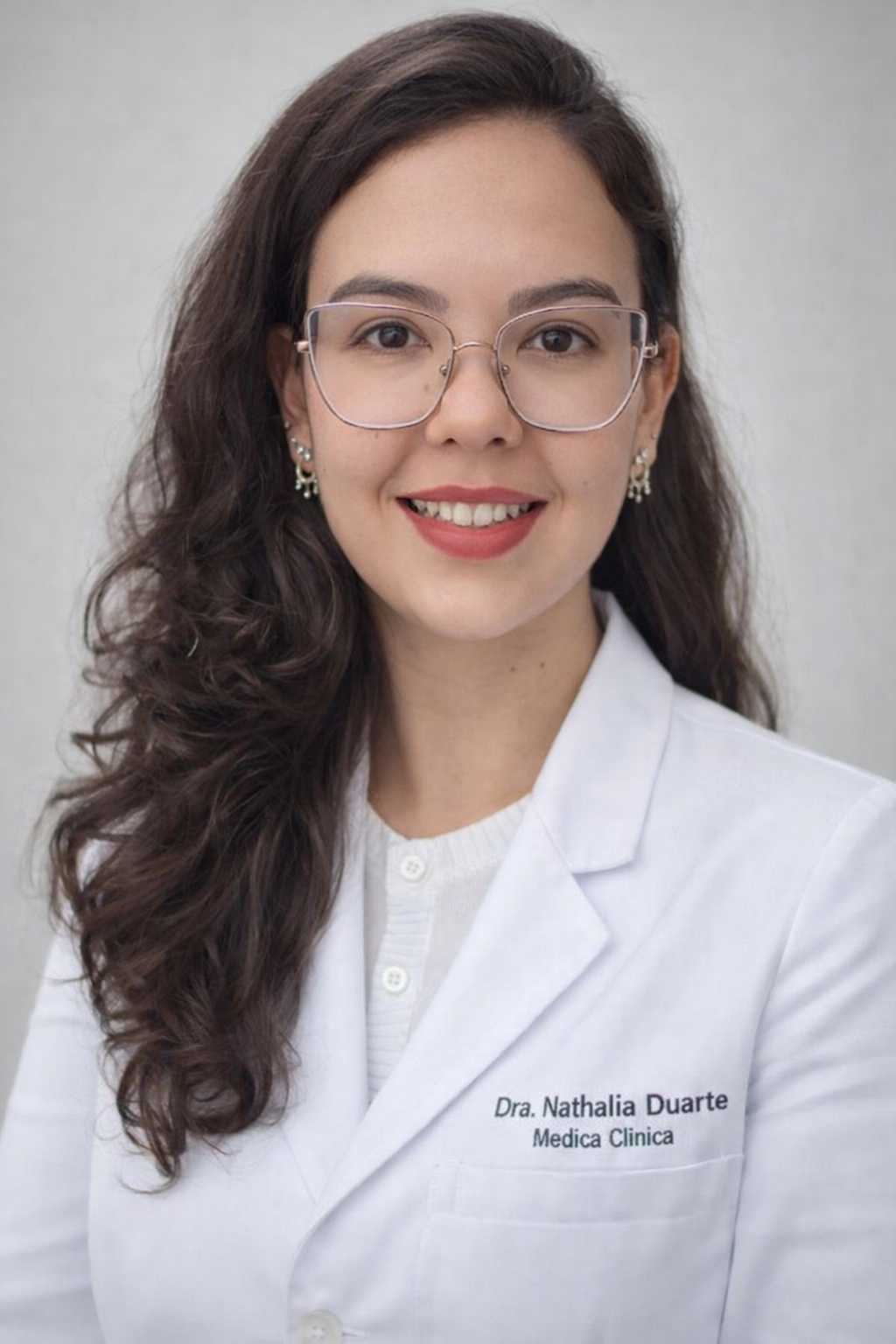 Foto da Dra. Nathalia Duarte